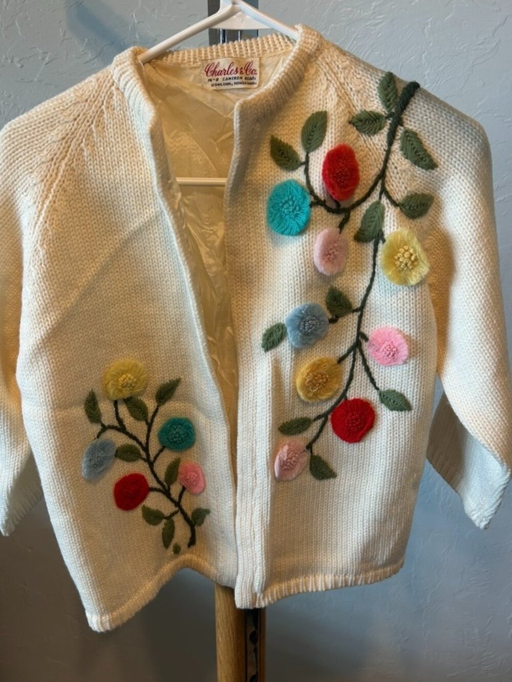 Vintage 1960's Charles & Co. Kowloon, Hongkong Cream Colored Knit Cardigan